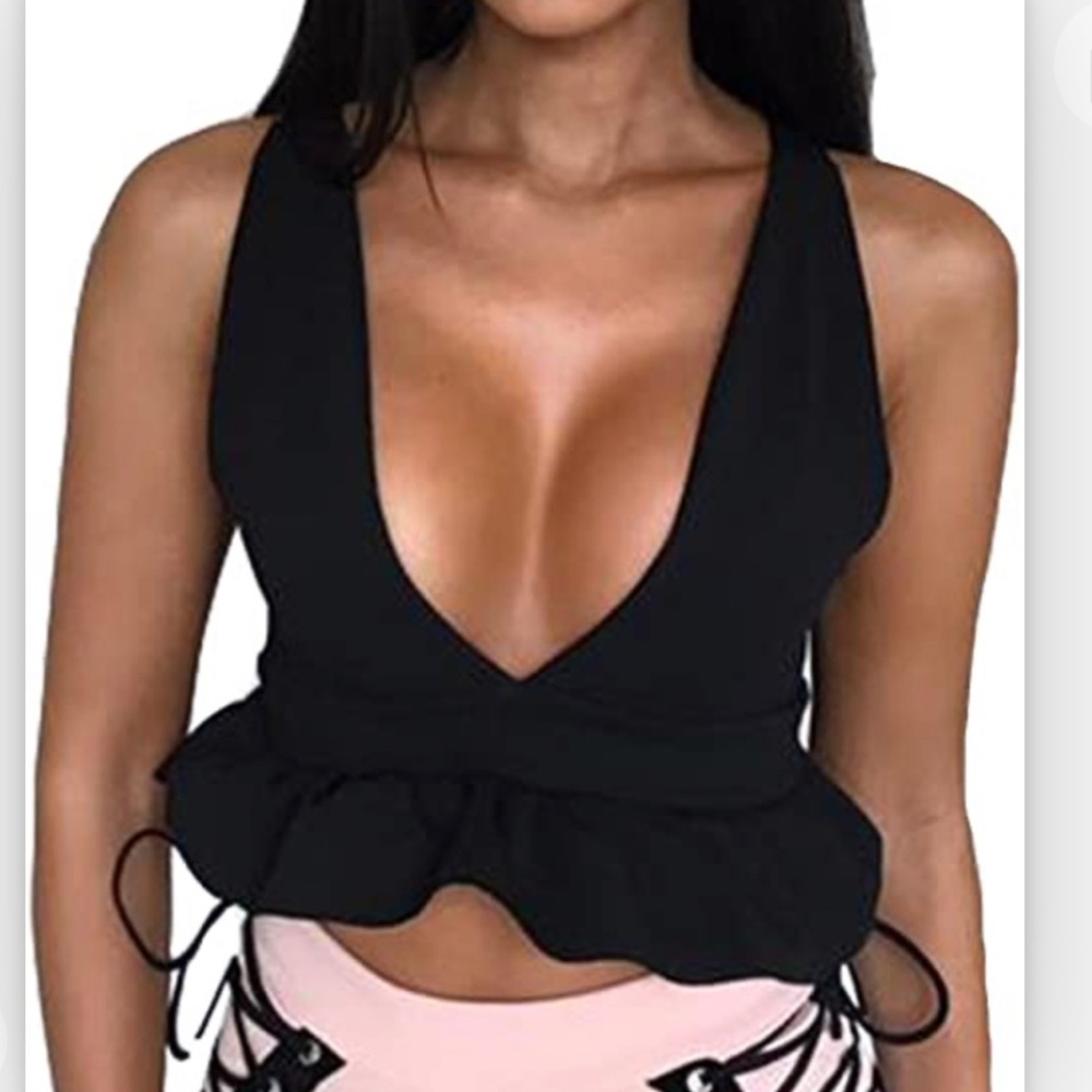 Low cut / crop top